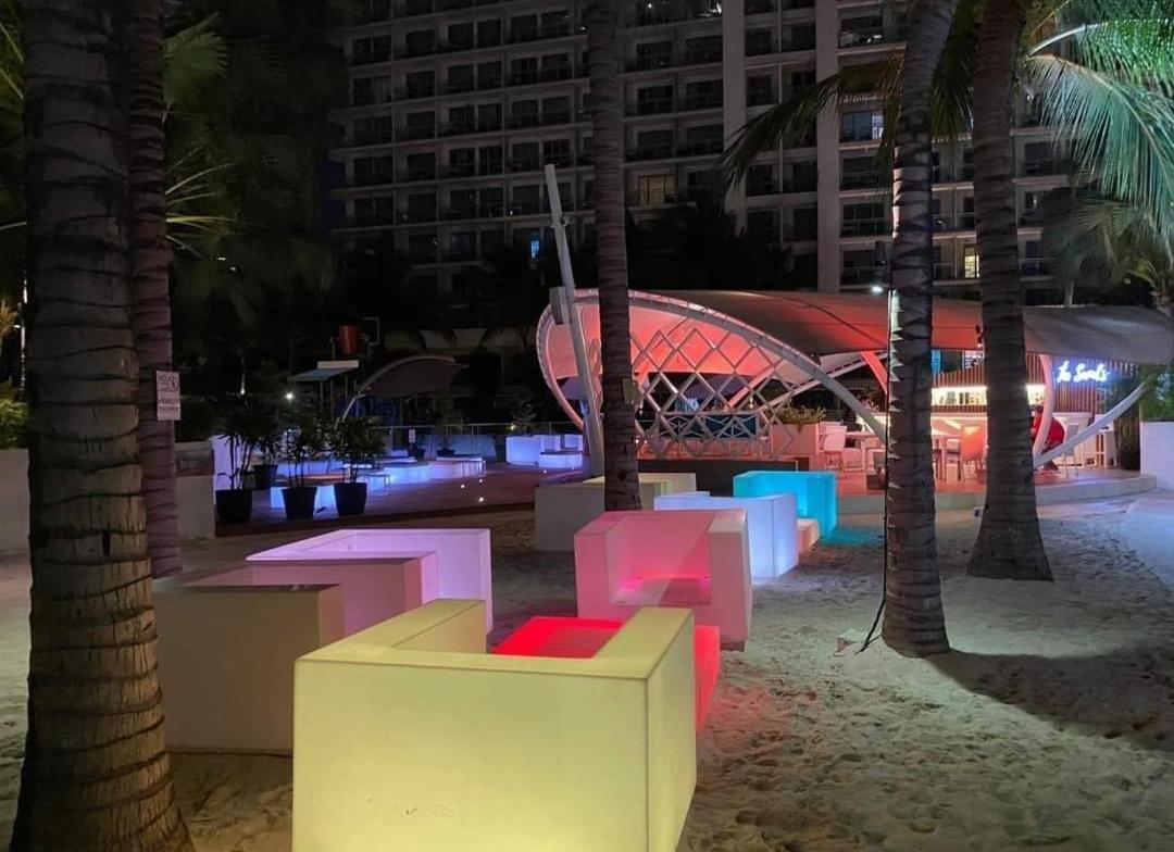 Sm Bicutan Condotel Manila Eksteriør billede